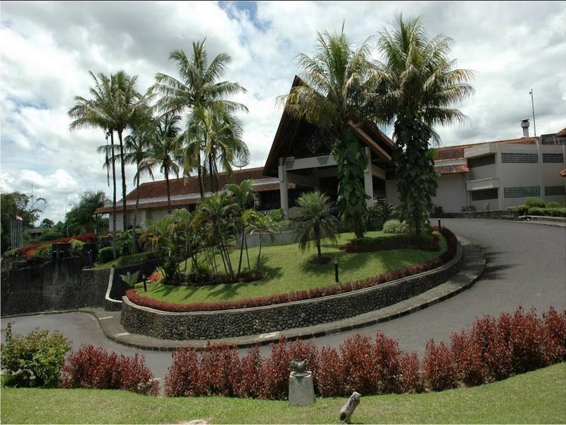 Hotel Pusako בוקיטינגי מראה חיצוני תמונה