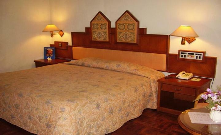 Hotel Pusako בוקיטינגי מראה חיצוני תמונה