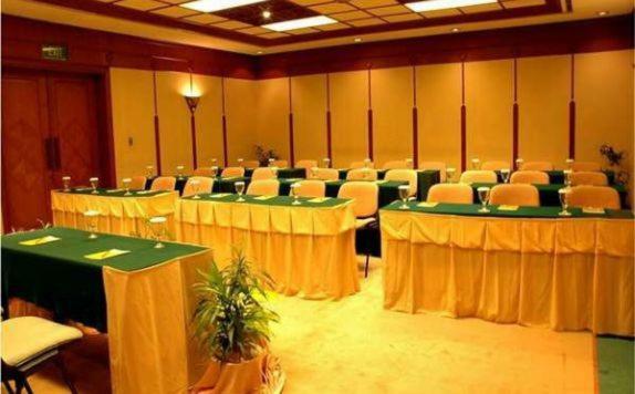 Hotel Pusako בוקיטינגי מראה חיצוני תמונה